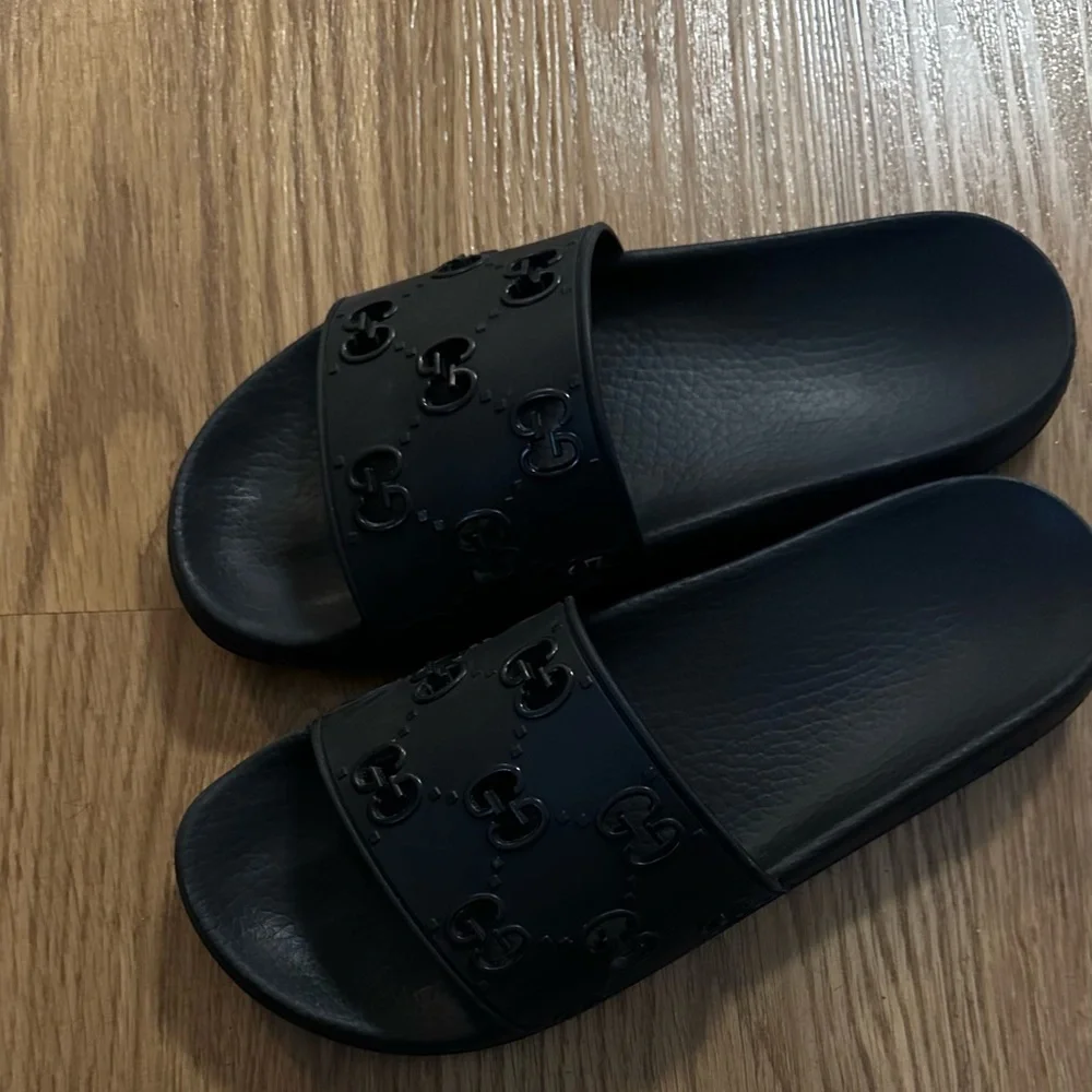 Gucci Black Monogram Slide Sandals Luxury Pool Slides UNISEX - Picture 5 of 7